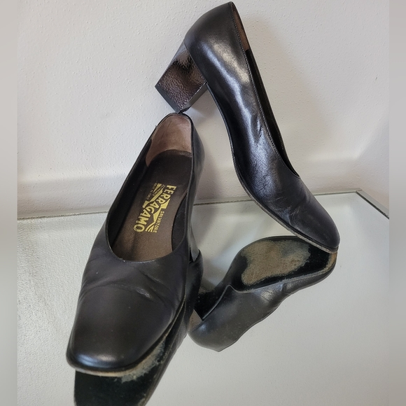 Salvatore Ferragamo Vintage Classic Square Toe Black Leather Block Heel US 7.5 - Picture 2 of 11